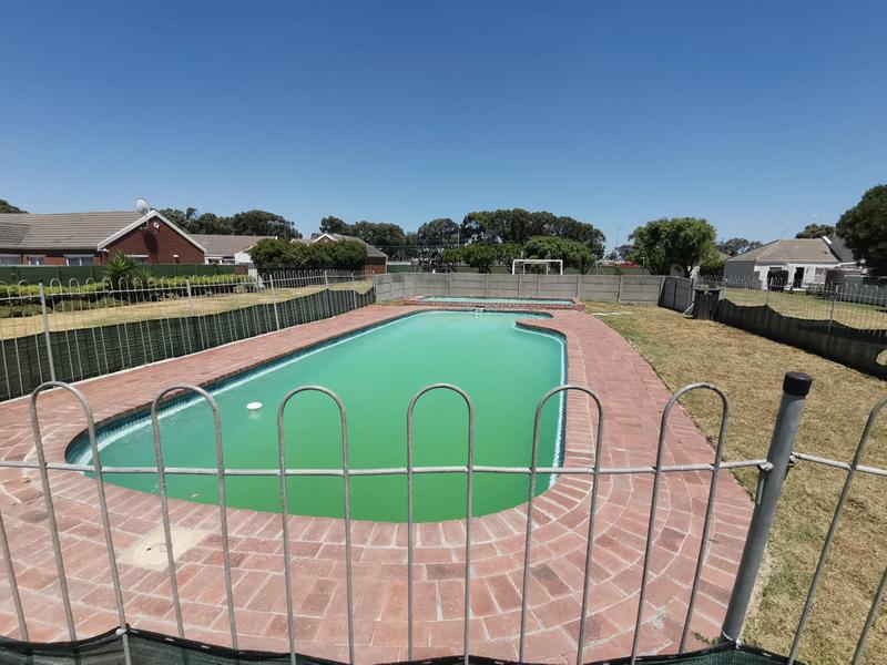 To Let 2 Bedroom Property for Rent in Pinelands Western Cape